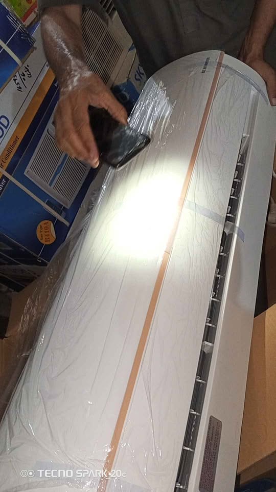 GREE SPLIT NEW AC DC INVERTER MADE IN THAILAND T3 COMPRESSOR ENERGY SAVER IMPORTED