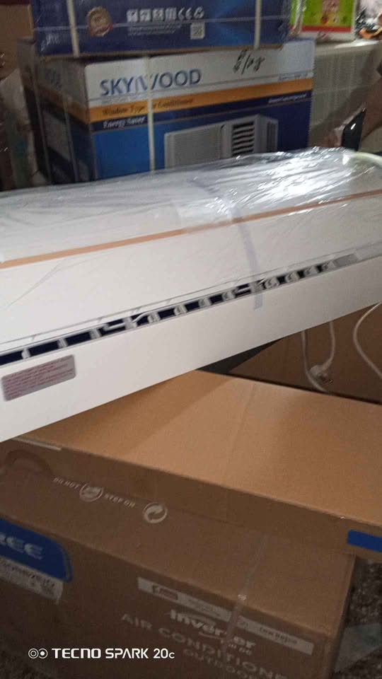 GREE SPLIT NEW AC DC INVERTER MADE IN THAILAND T3 COMPRESSOR ENERGY SAVER IMPORTED